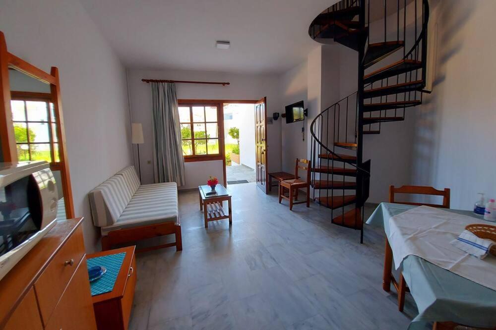 Menelaos Apartments Daratsos Exterior photo