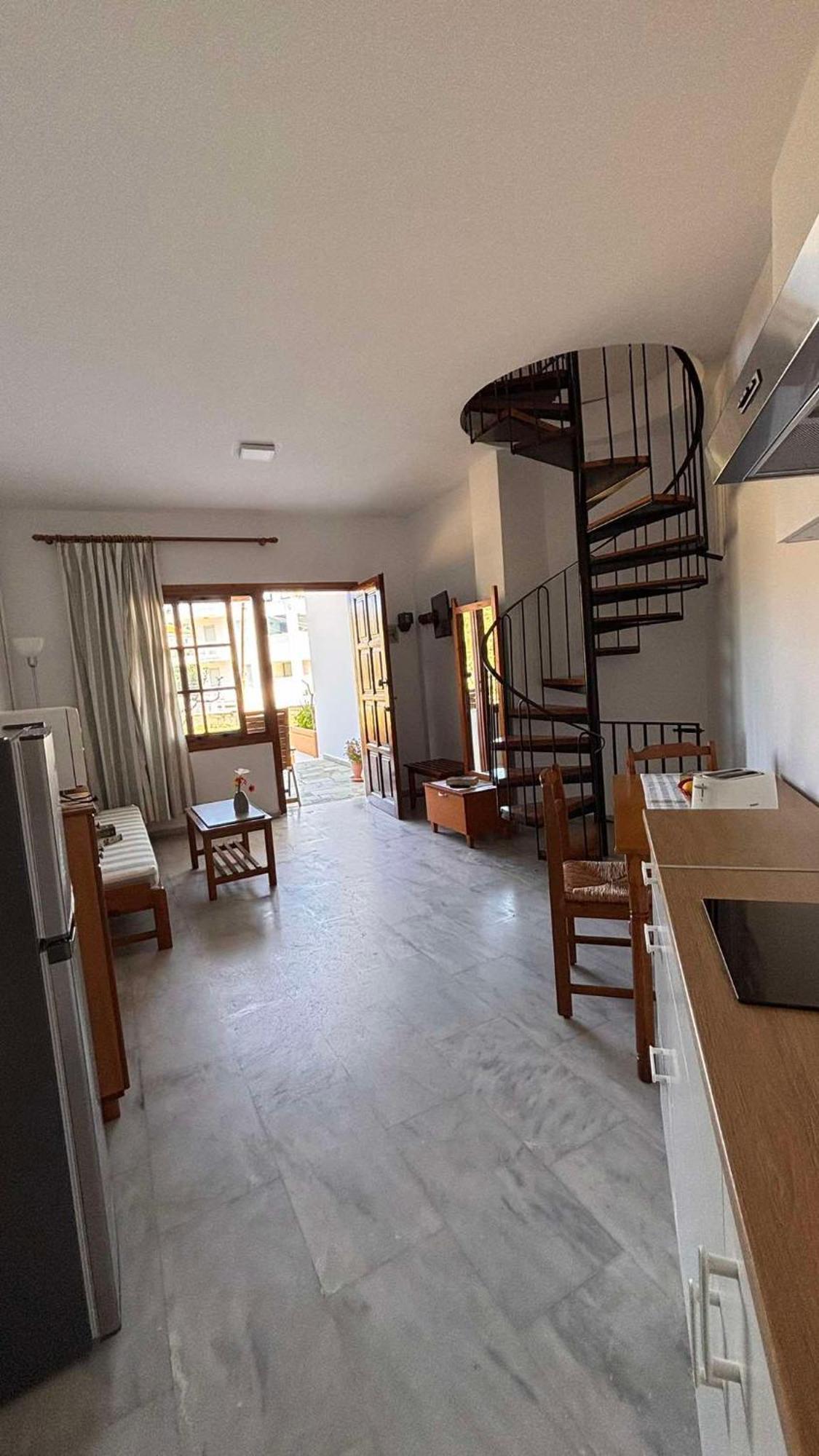 Menelaos Apartments Daratsos Exterior photo
